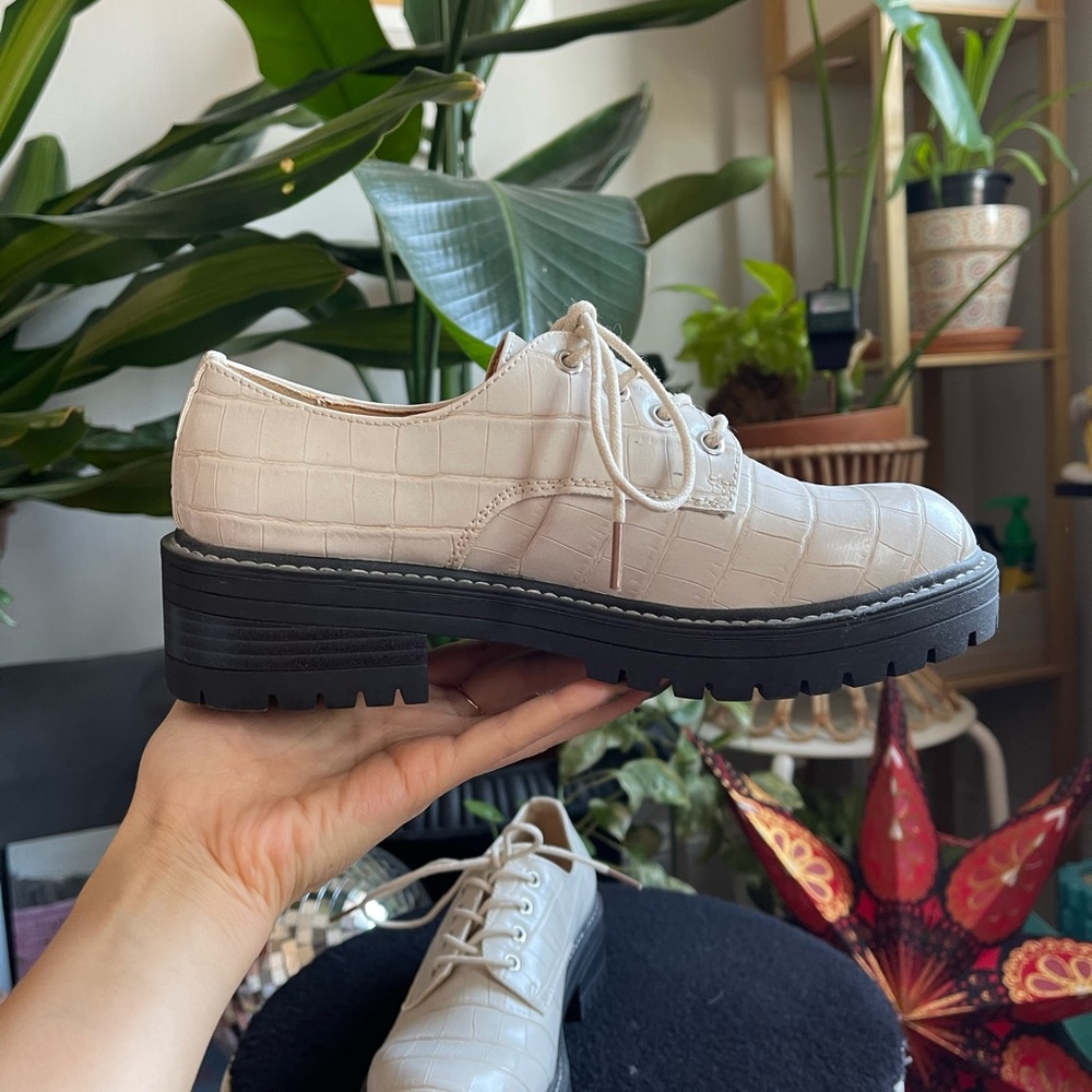Cream Oxfords - NEW